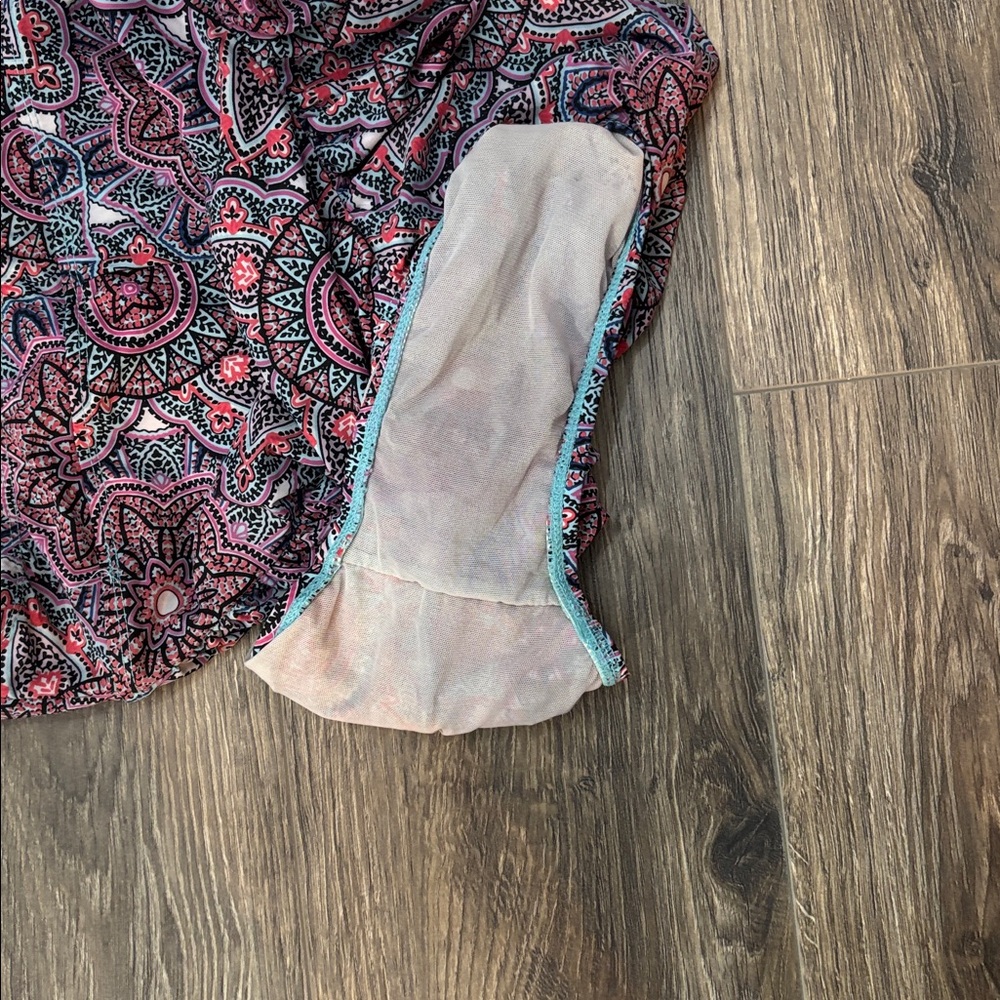 🫶🏼Love your assets, one piece SPANX Colorful Patterned Swimwear size large - Picture 4 of 5
